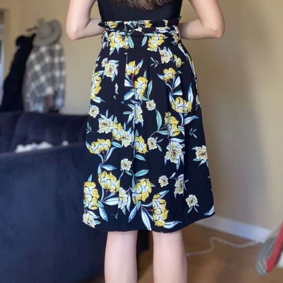 Zara High Waist Midi Skirt 🌼 - Picture 3 of 4